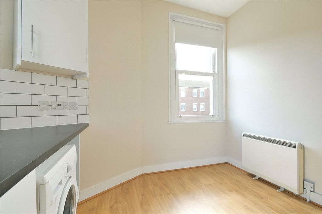 Property photo 3 of 8 Picture No. 31