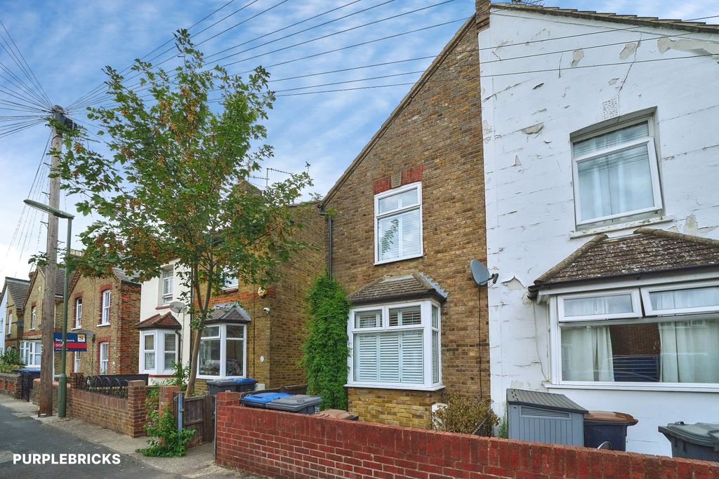 Property photo 3 of 25