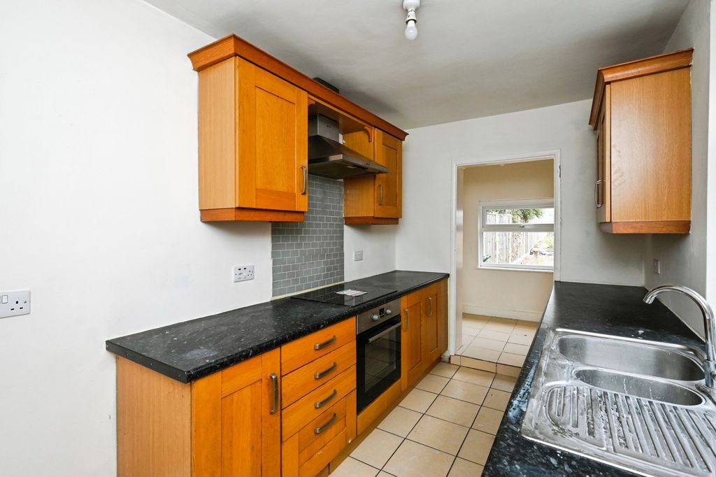 Property photo 2 of 17 Kitchen