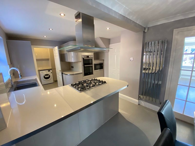 Property photo 3 of 10 Kitchen