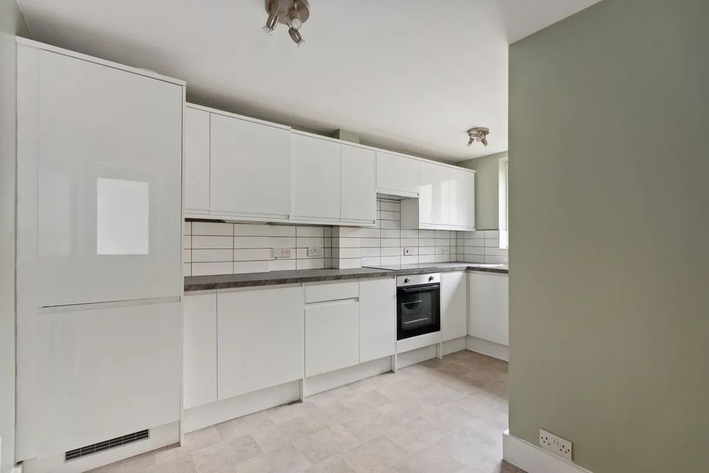 Property photo 2 of 7 2