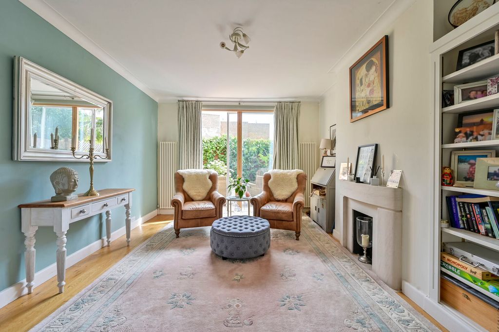 Property photo 2 of 34