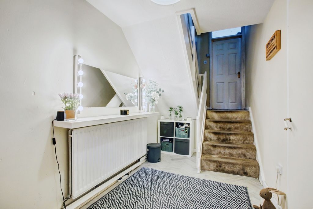 Property photo 2 of 15 Pbox-Img.Jpg