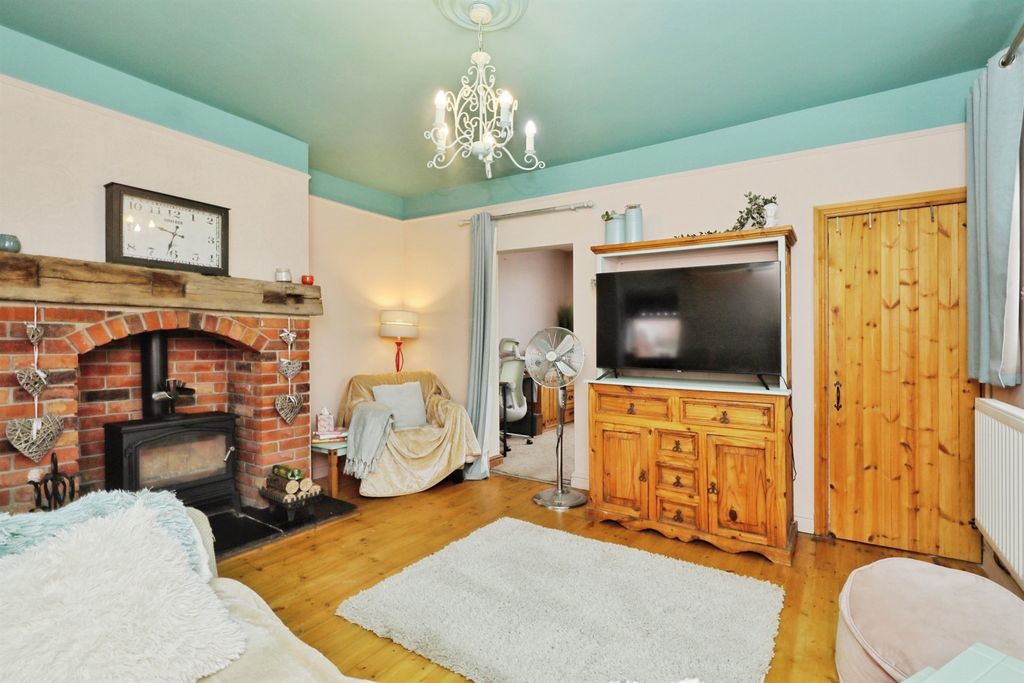 Property photo 3 of 17
