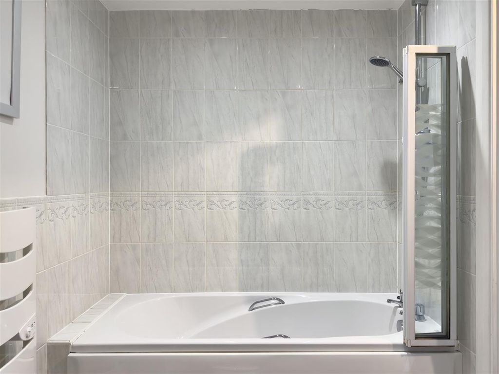 Additional image 13 of 2 bed flat to rentPierhead View, Penarth Marina CF64