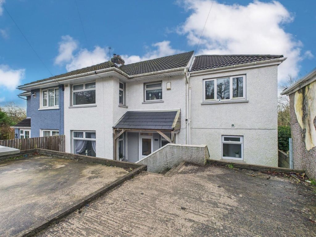 Property photo 1 of 19 Front (Exterior)