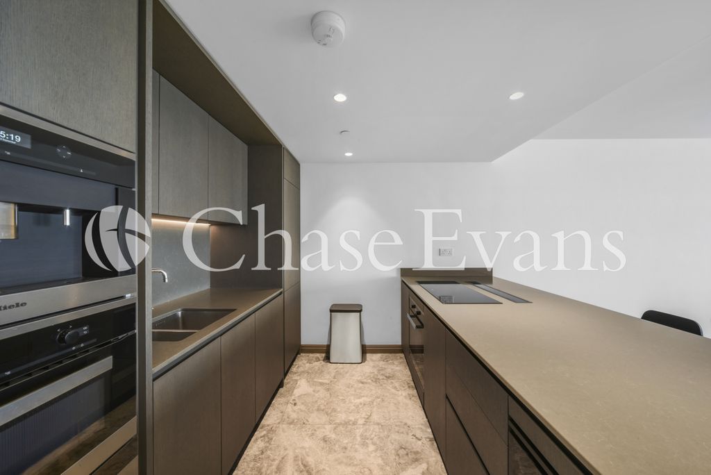 Property photo 2 of 18 One Blackfriars, Bla