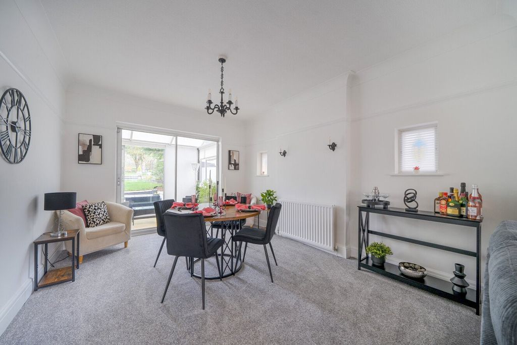 Property photo 2 of 25 Picture No. 23