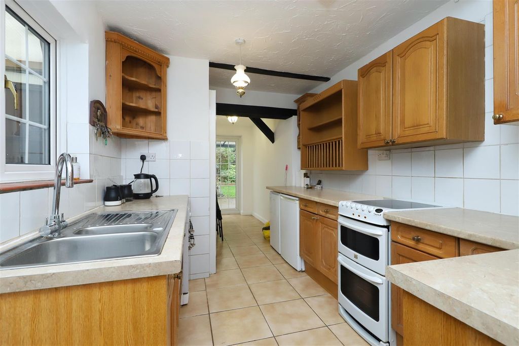 Property photo 2 of 12 Kitchen