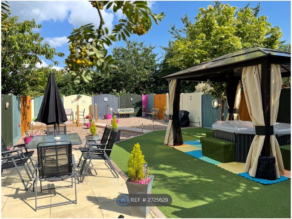 Property photo 2 of 13