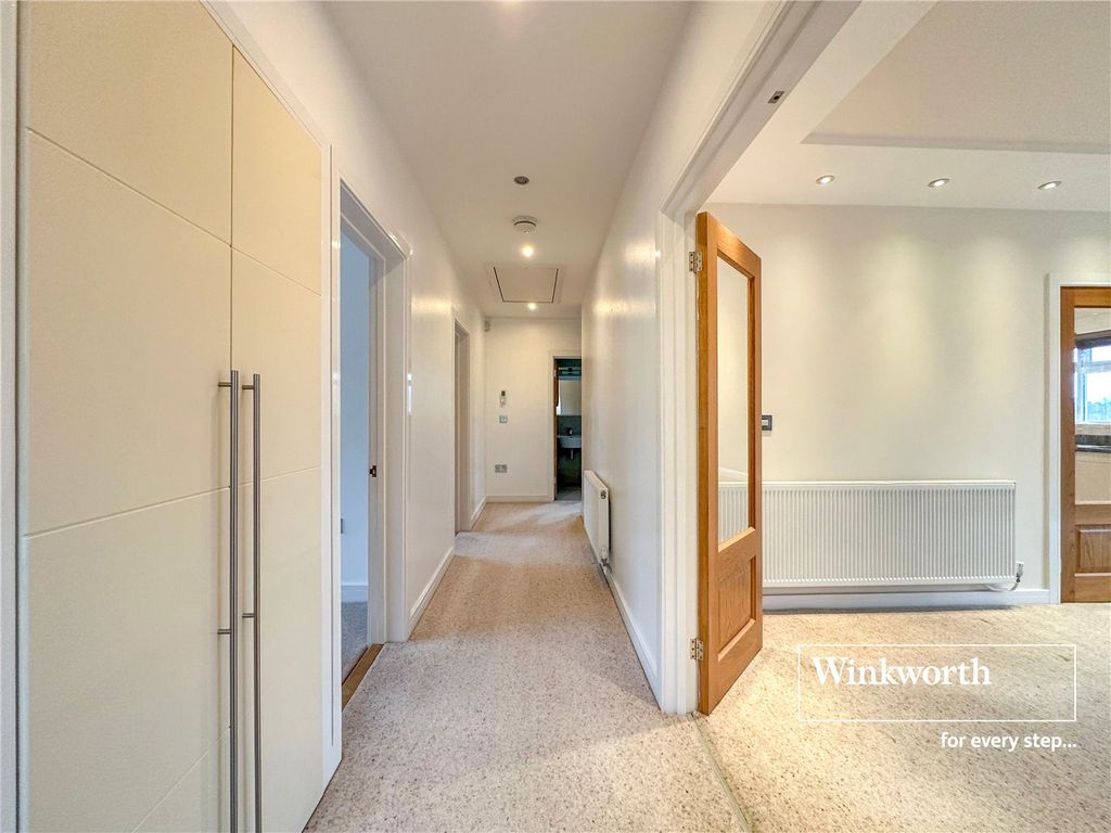 Property photo 2 of 15 Picture No. 11