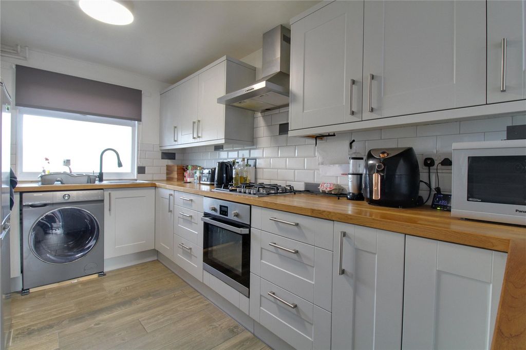 Property photo 2 of 11 Picture No. 08