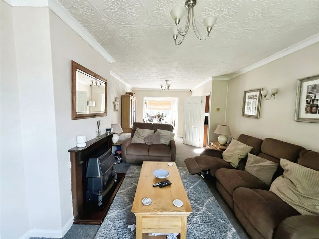 Property photo 2 of 19 Picture No. 03