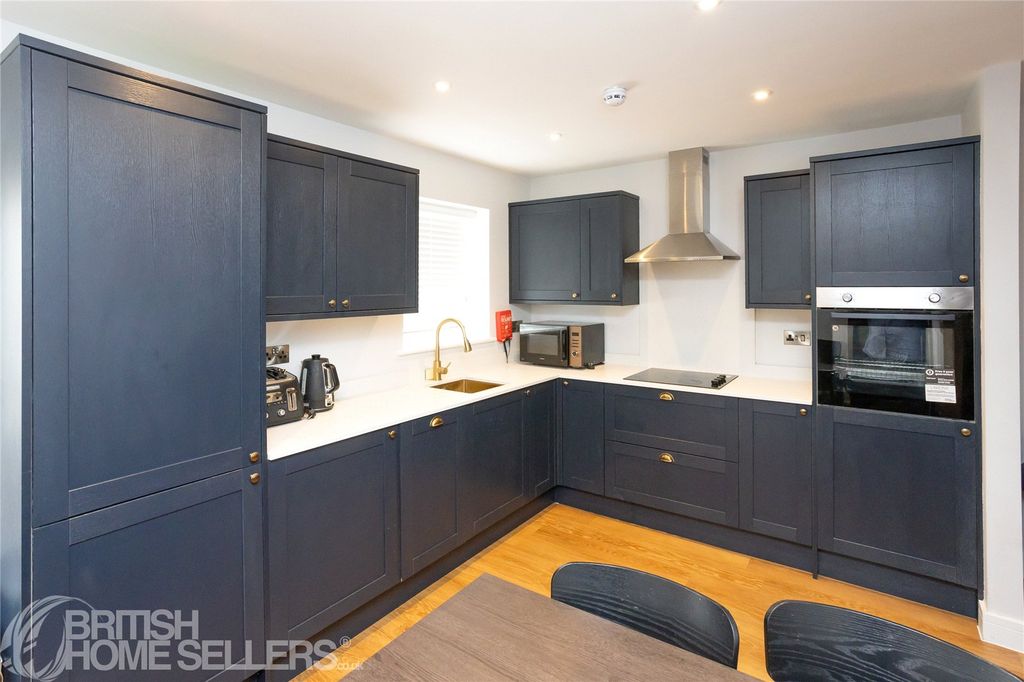 Property photo 2 of 24 Picture No. 37