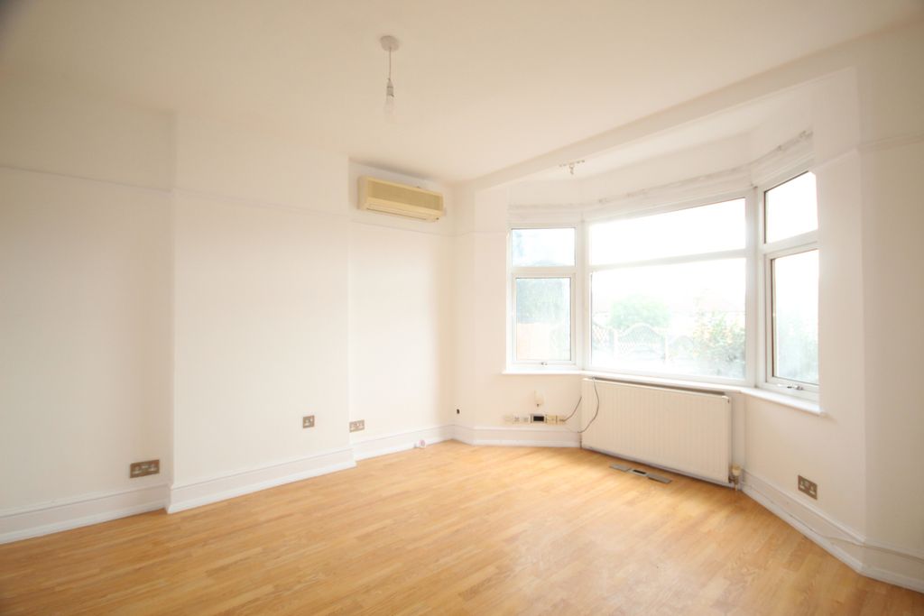 Property photo 3 of 9 Img 7846