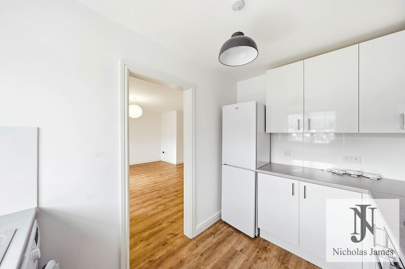 Property photo 3 of 16 Photo 6