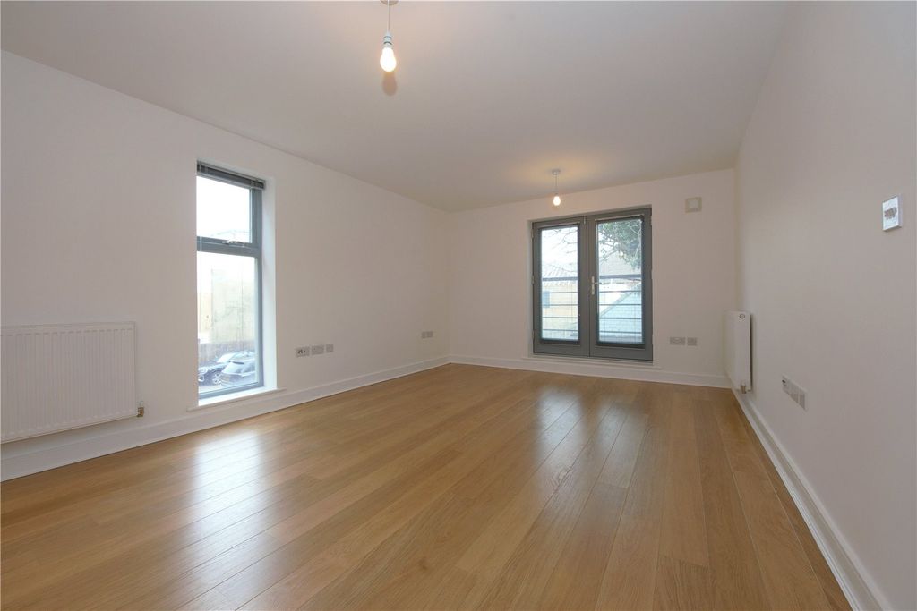 Property photo 2 of 7 Picture No. 03