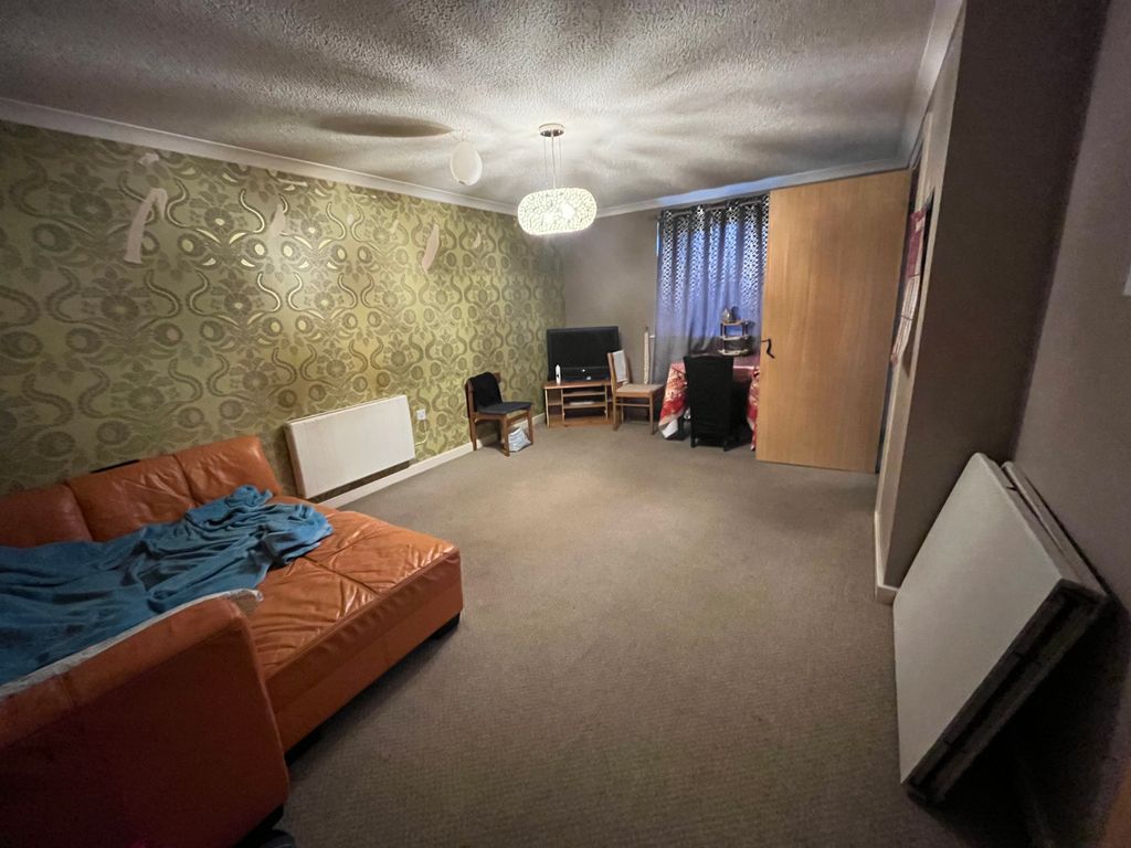 Property photo 2 of 7 Image