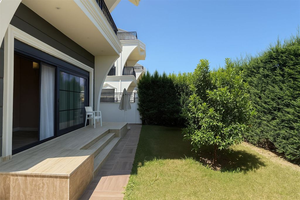 Property photo 3 of 24 Flawless Villa For Sale In Belek, Antalya With A Pool, Garden & Parking - Well-Maintained Garden