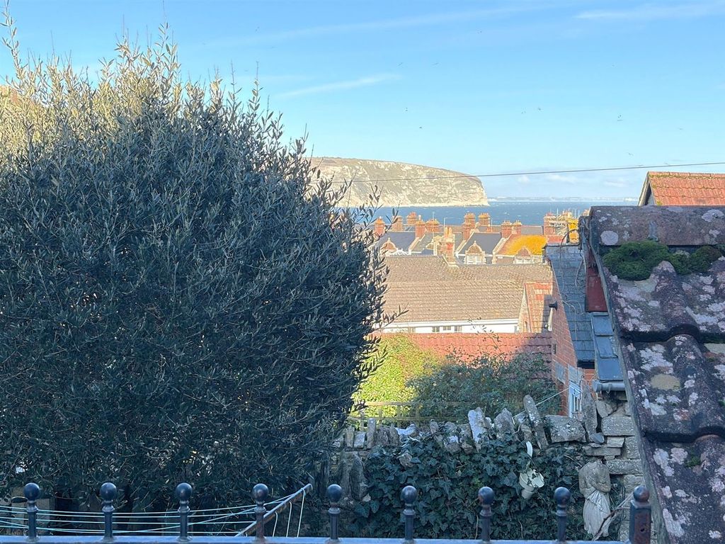 Property photo 1 of 26 4296 Gardenview.Jpeg