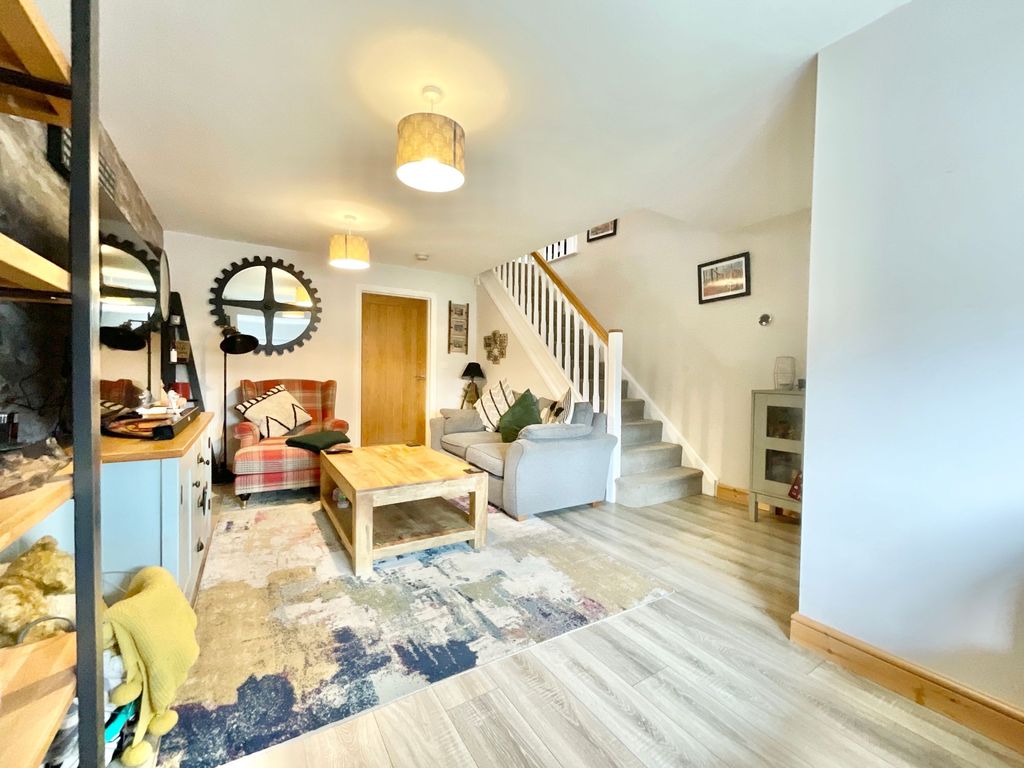 Property photo 2 of 26