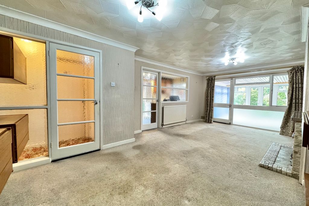 Property photo 2 of 13 Land Registry Document