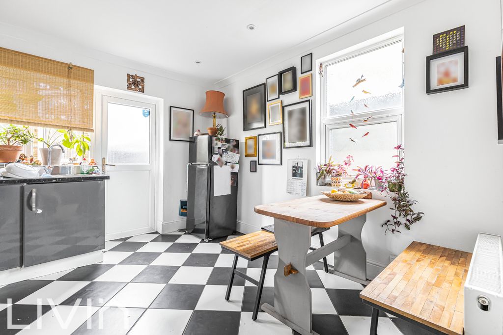 Property photo 3 of 12 025A1081
