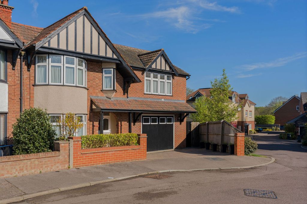 Property photo 1 of 25