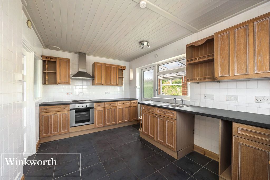 Property photo 2 of 16 Picture No. 12