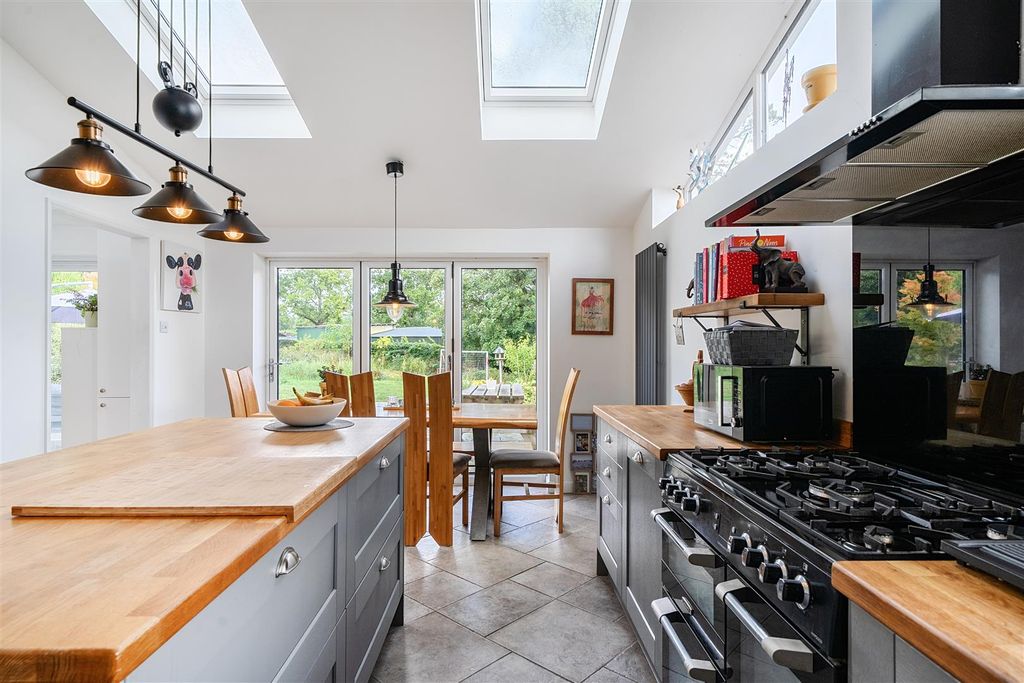 Property photo 3 of 28 1341944-3-68B1dc5Fb3Dbe.Jpg