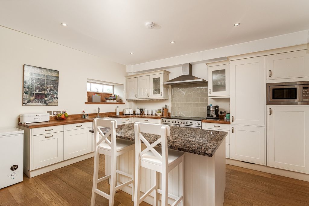 Property photo 3 of 24 Not Specified