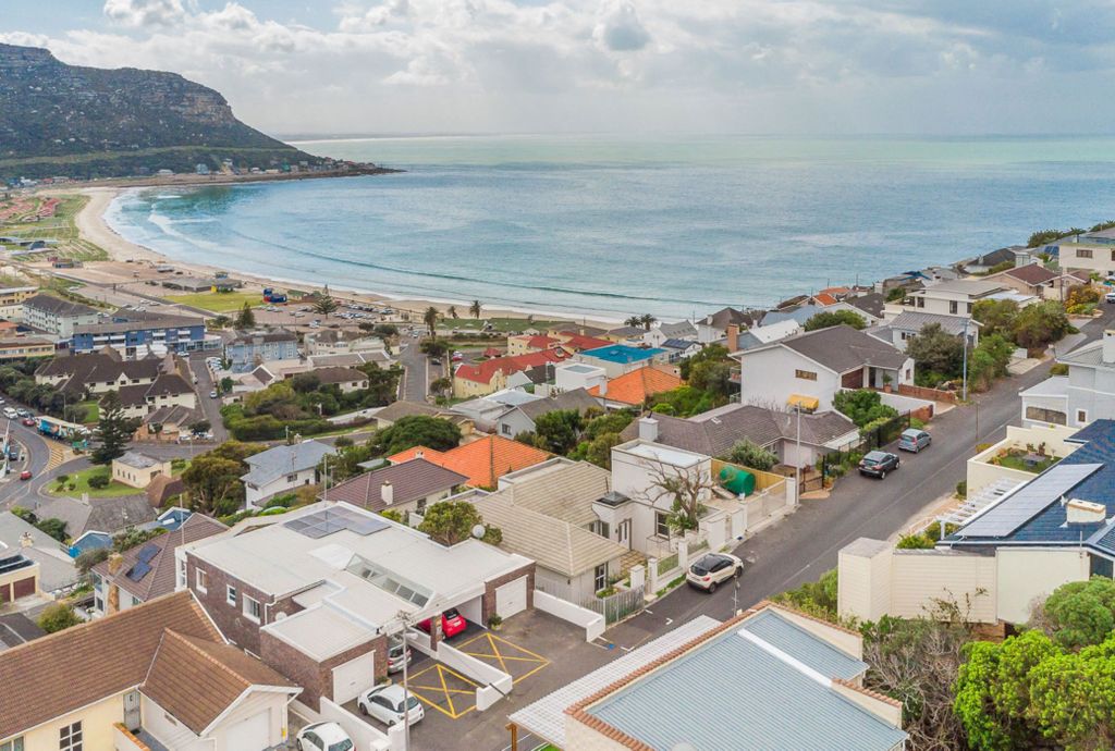 Property photo 2 of 54 Fh1679829