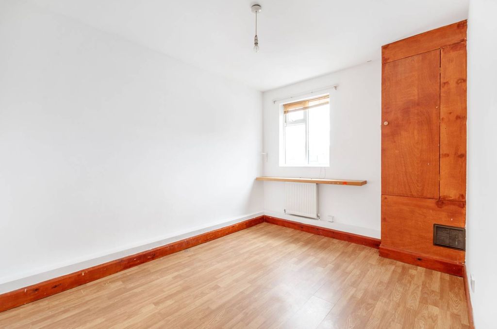 Property photo 3 of 5
