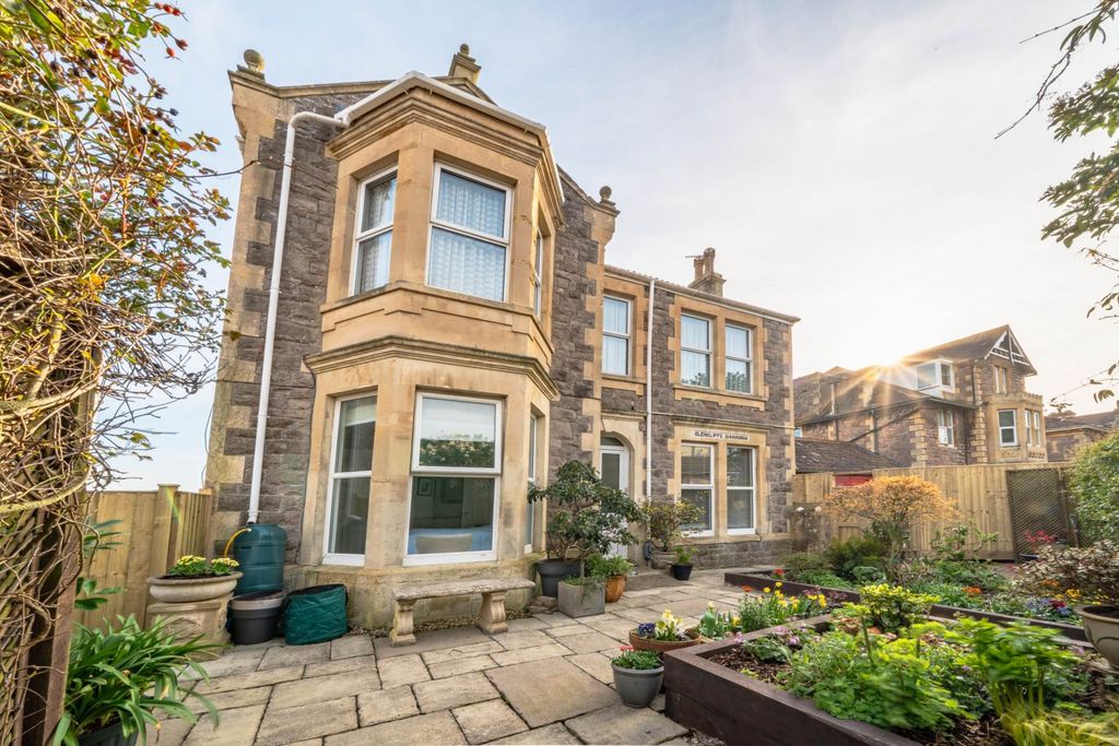 Property photo 1 of 22