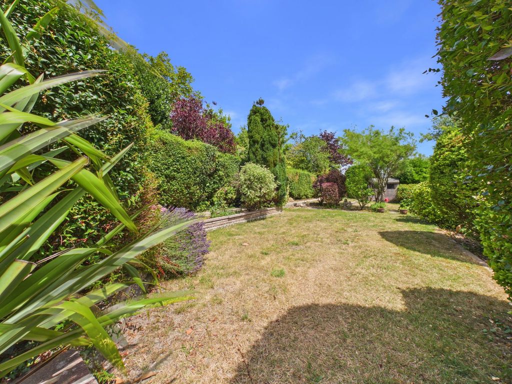 Property photo 2 of 23