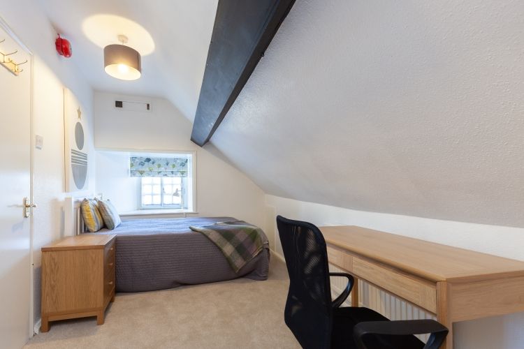 Property photo 3 of 6 208413