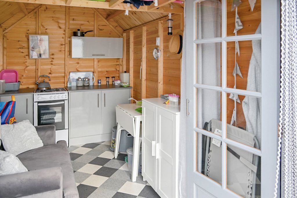 Property photo 2 of 7 Picture No. 06