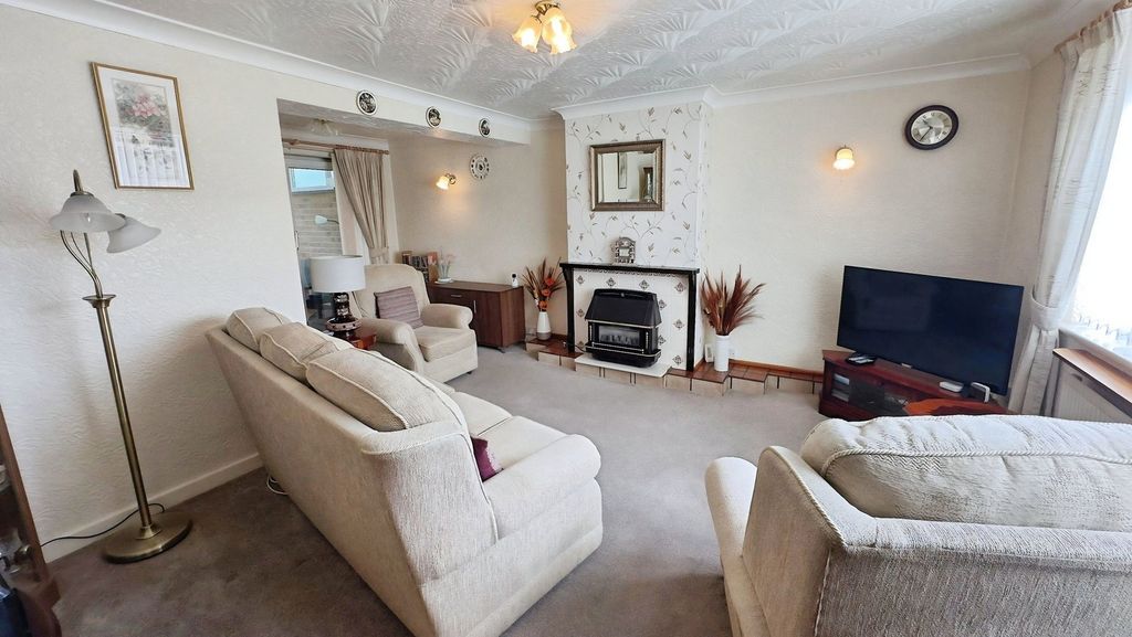 Property photo 3 of 30