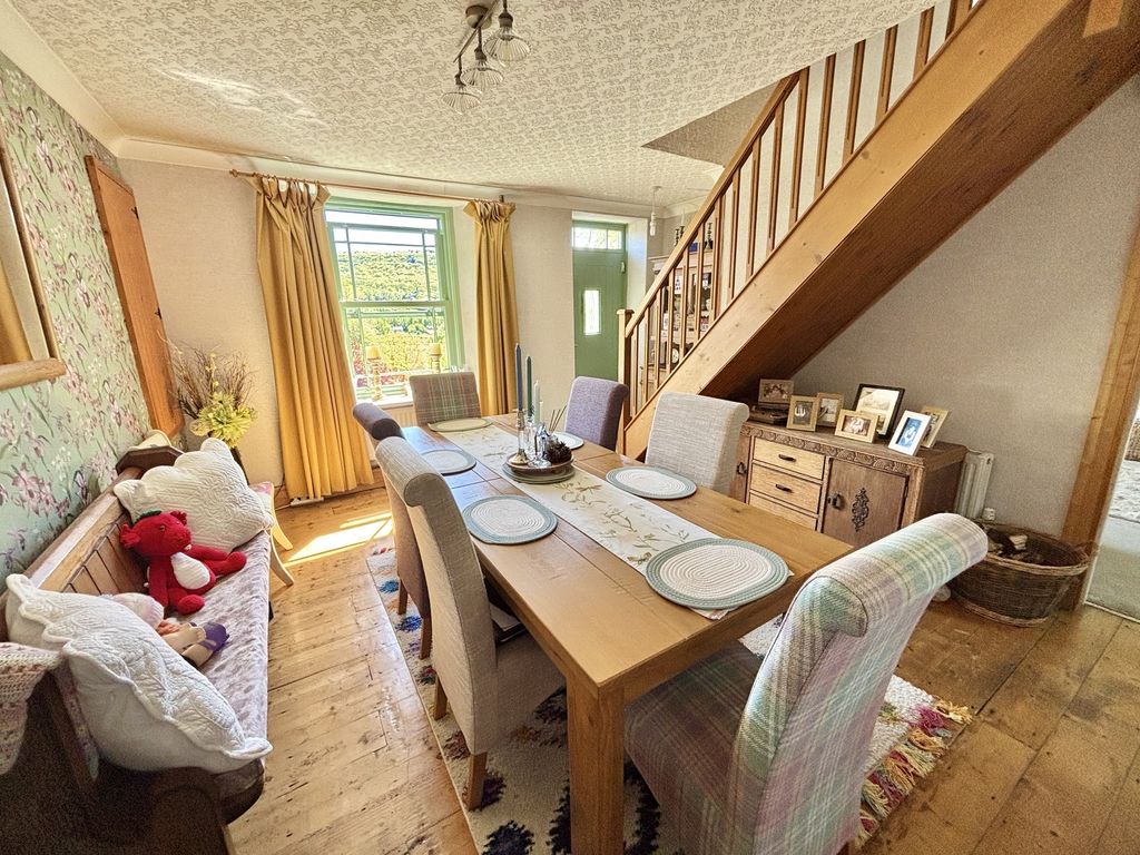 Property photo 3 of 40 Dining Room