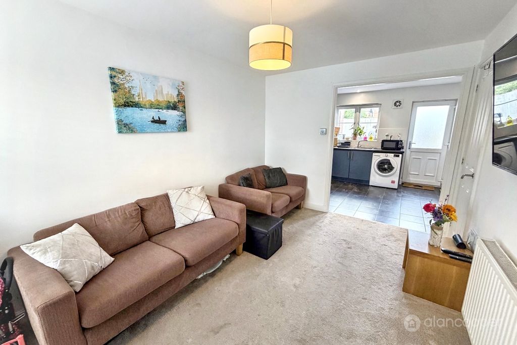Property photo 3 of 10 5275287