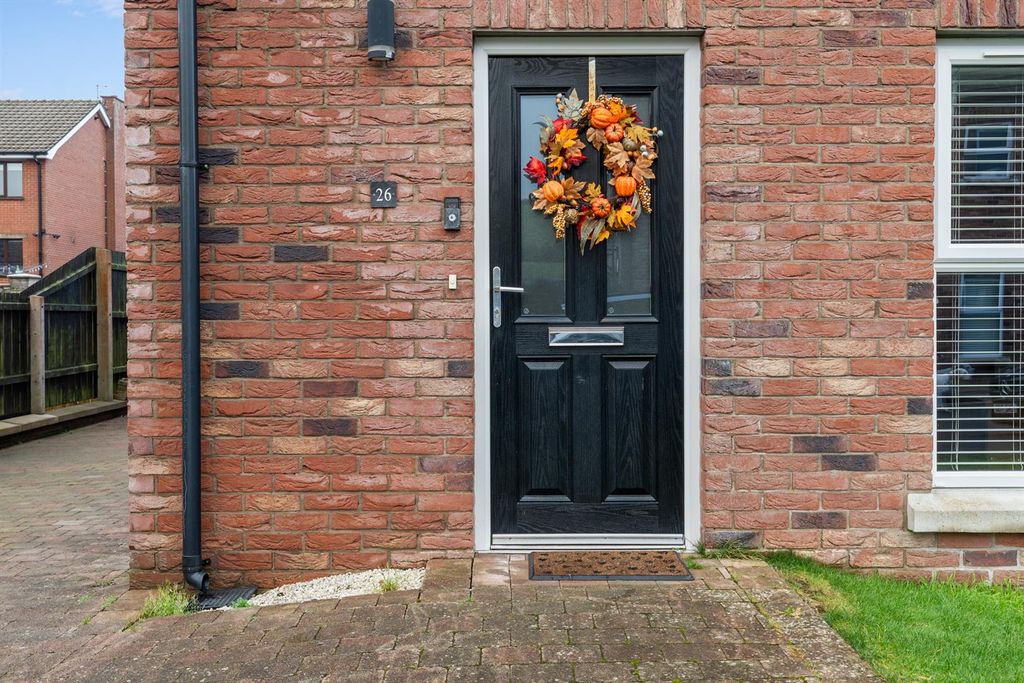 Property photo 3 of 29 26 Millbank Grove 29.Jpg