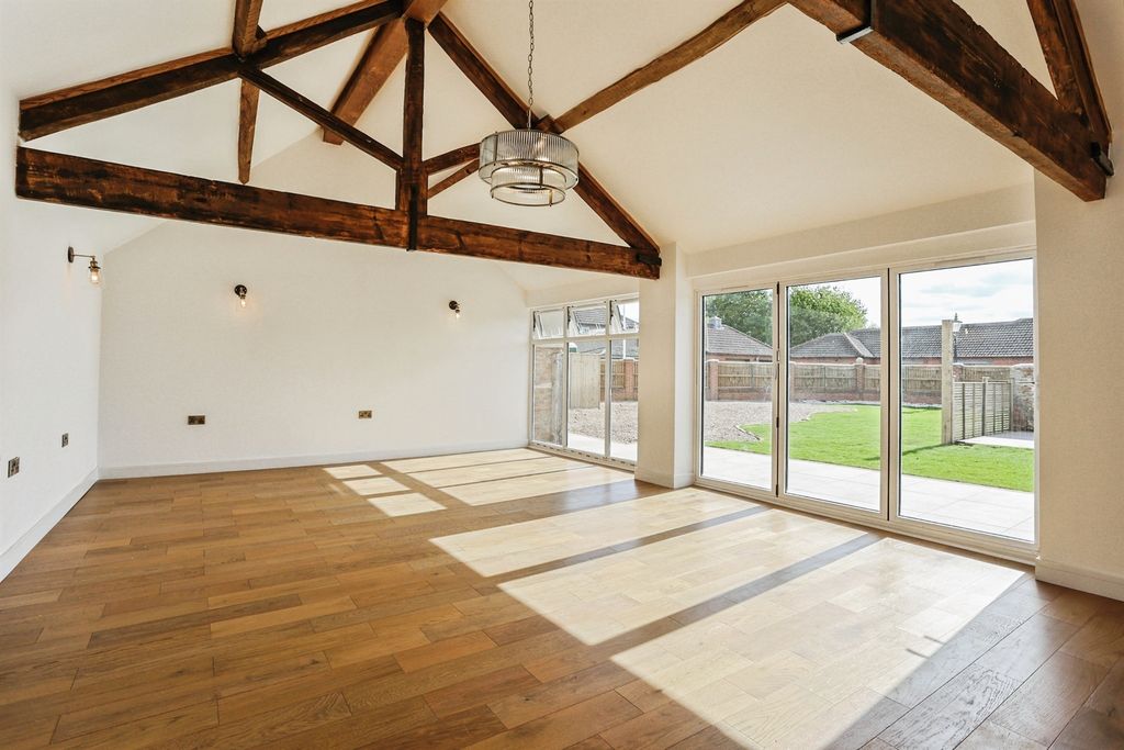 Property photo 2 of 24