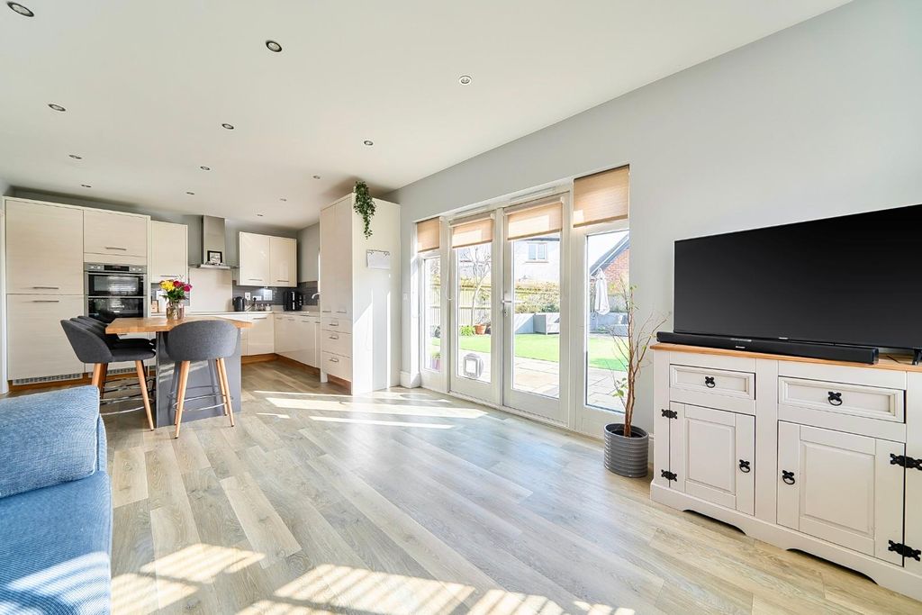 Property photo 2 of 20 1422514-18-69A971712E18F.Jpg