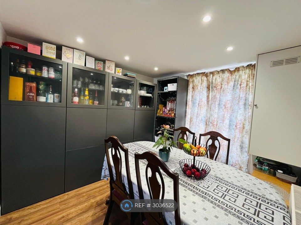 Property photo 3 of 12 Dining