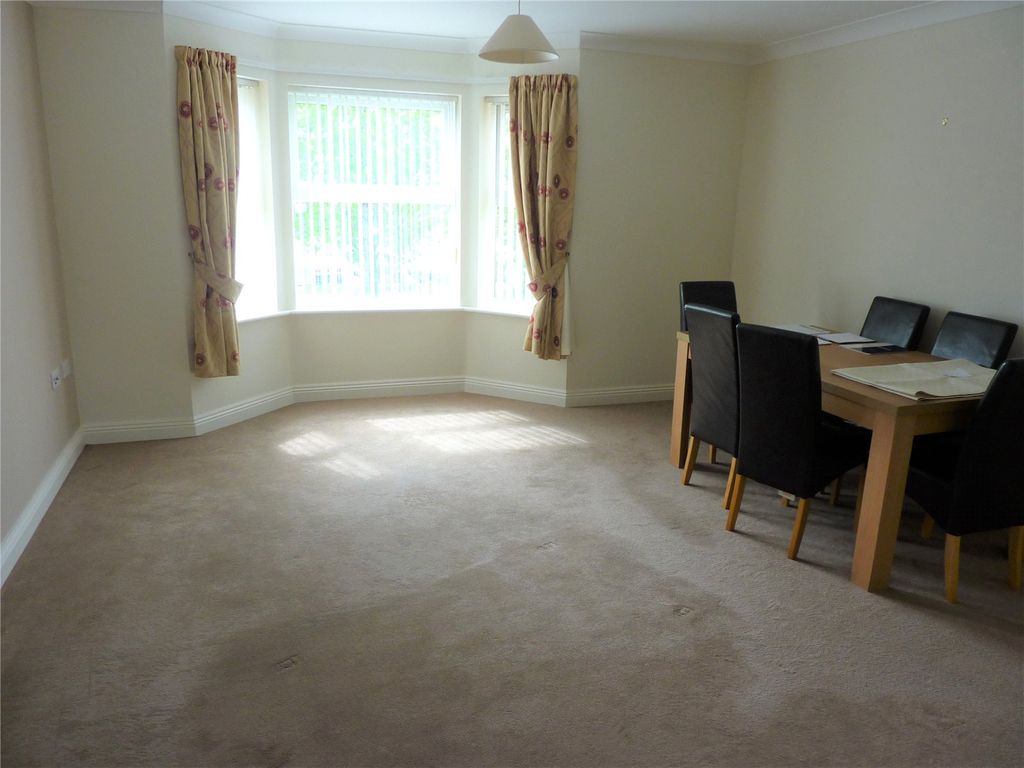 Property photo 2 of 6 Living Room