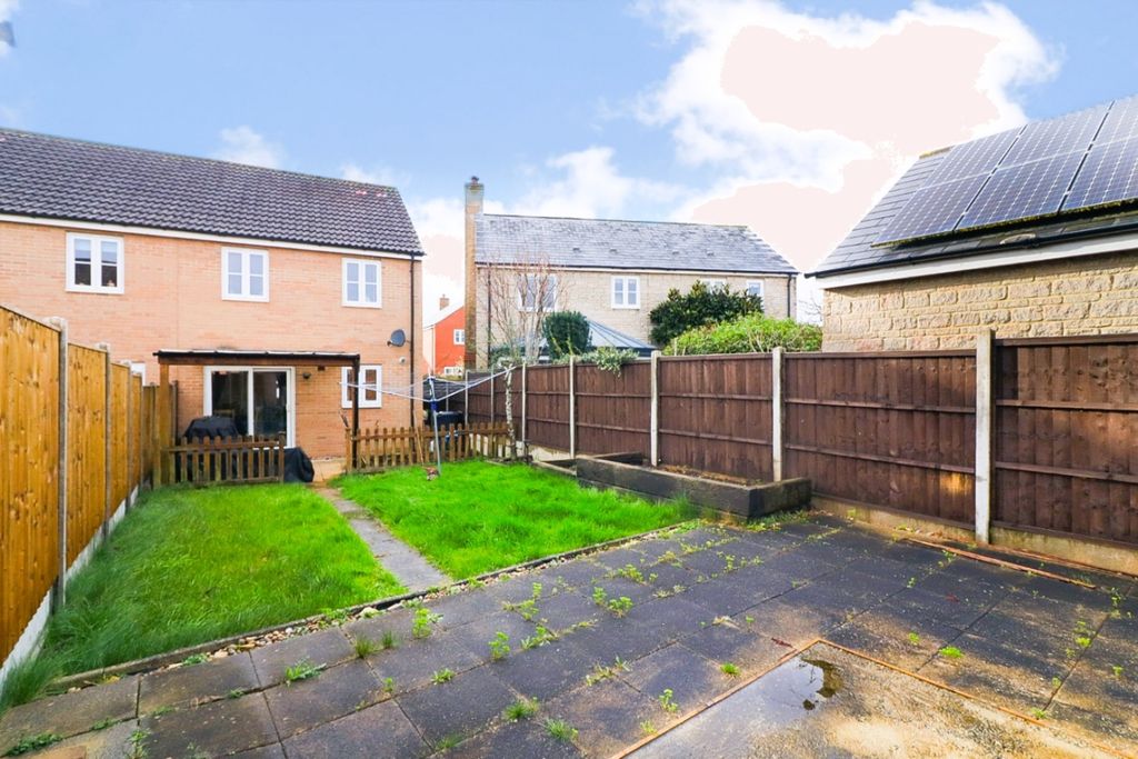 Property photo 1 of 22 Image00009
