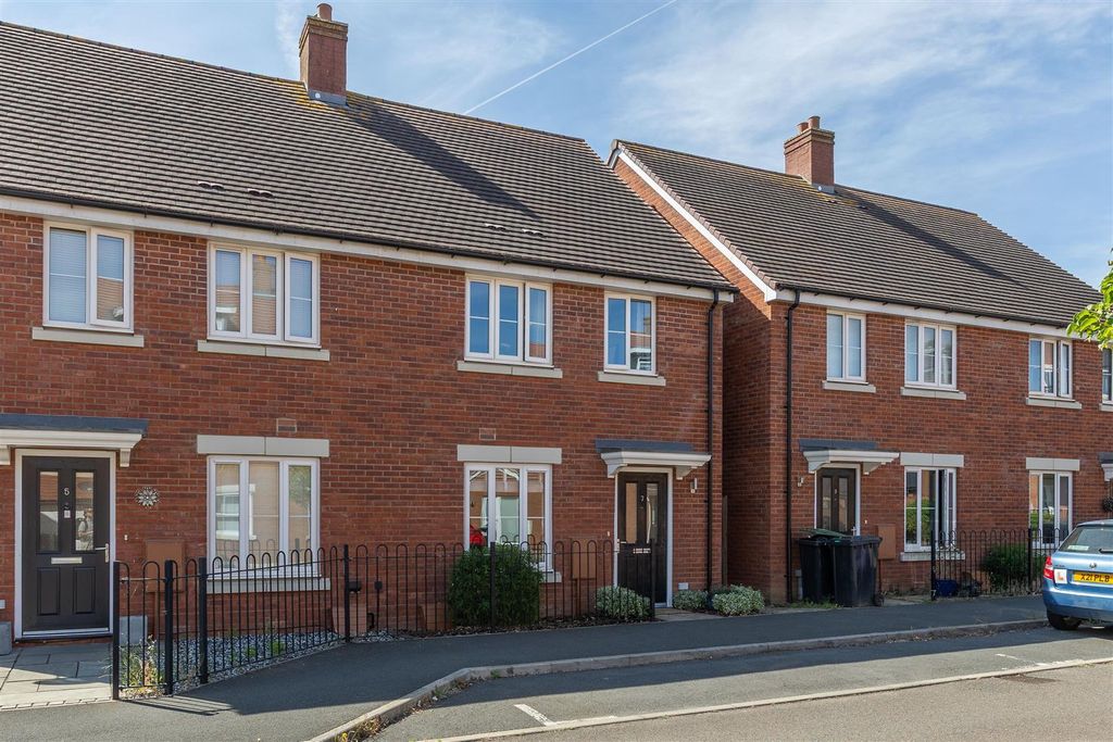 Property photo 1 of 13 Mersey Road