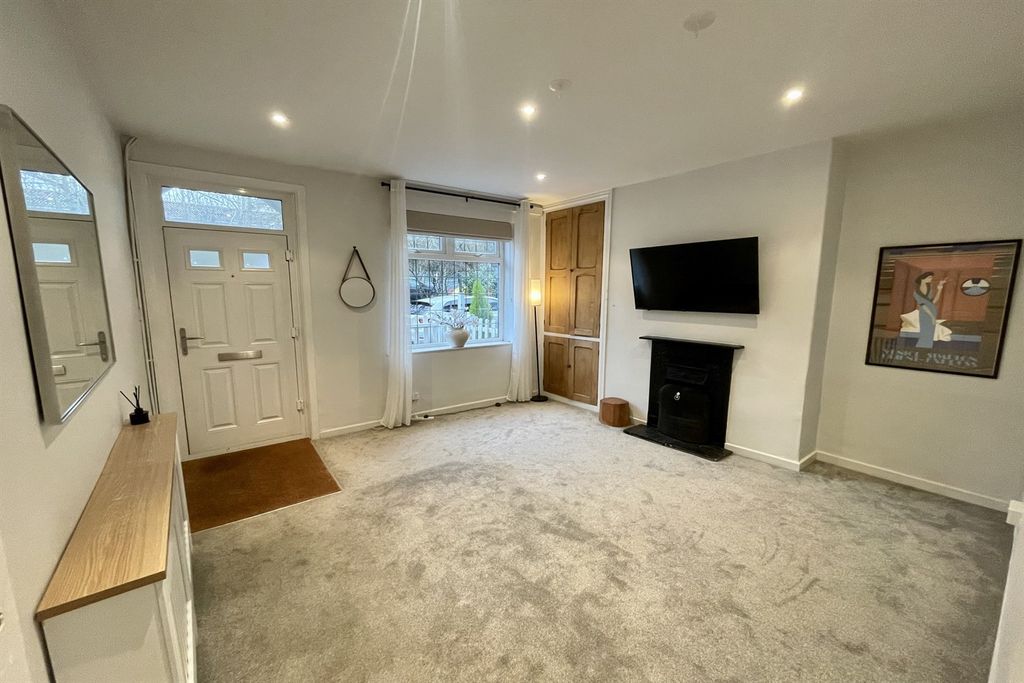 Property photo 2 of 12 Living Room