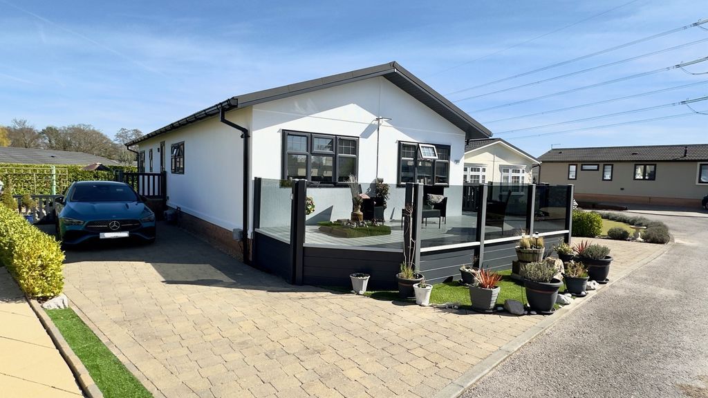 Property photo 1 of 32 Front