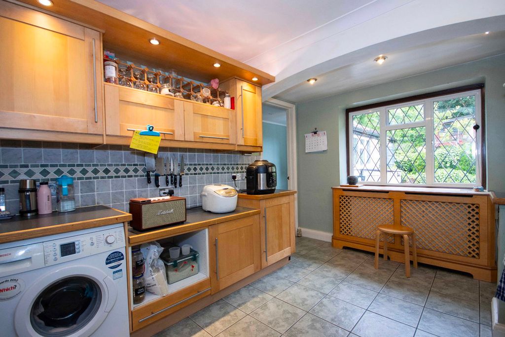 Property photo 3 of 13